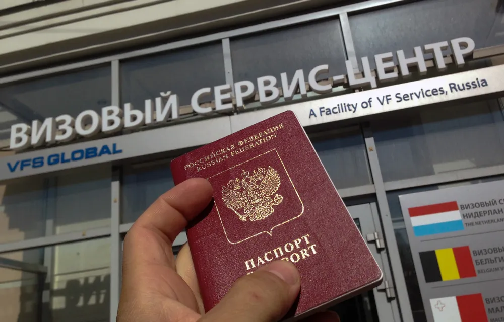 Россияне перехотели уезжать в страны ЕС, зато хотят в США