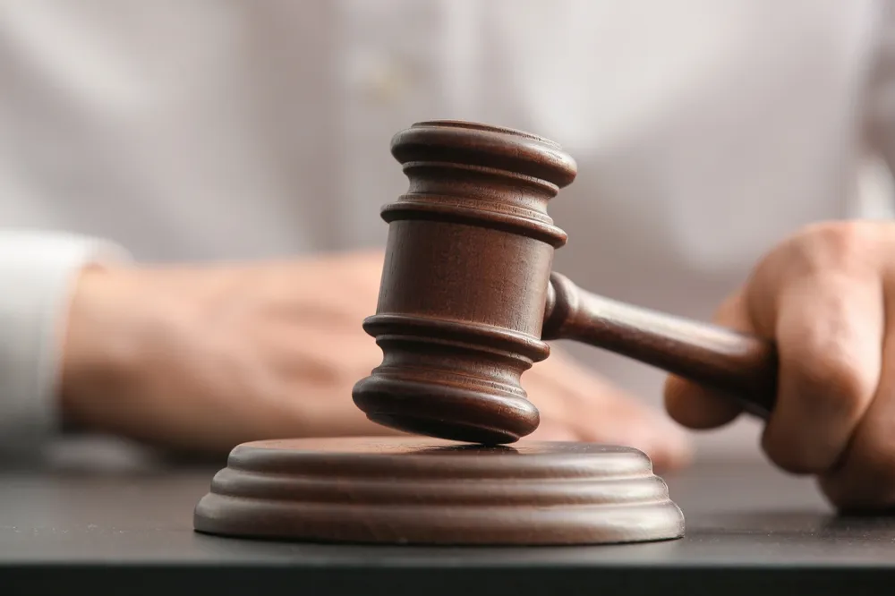 КС РФ встал на защиту сирот в праве на бесплатное жильё