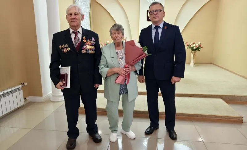 Любовь длиною в 60 лет: Семейная пара из Златоуста отметила бриллиантовую свадьбу