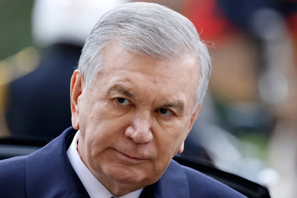 Президент Узбекистана Мирзиёев прибыл в Баку