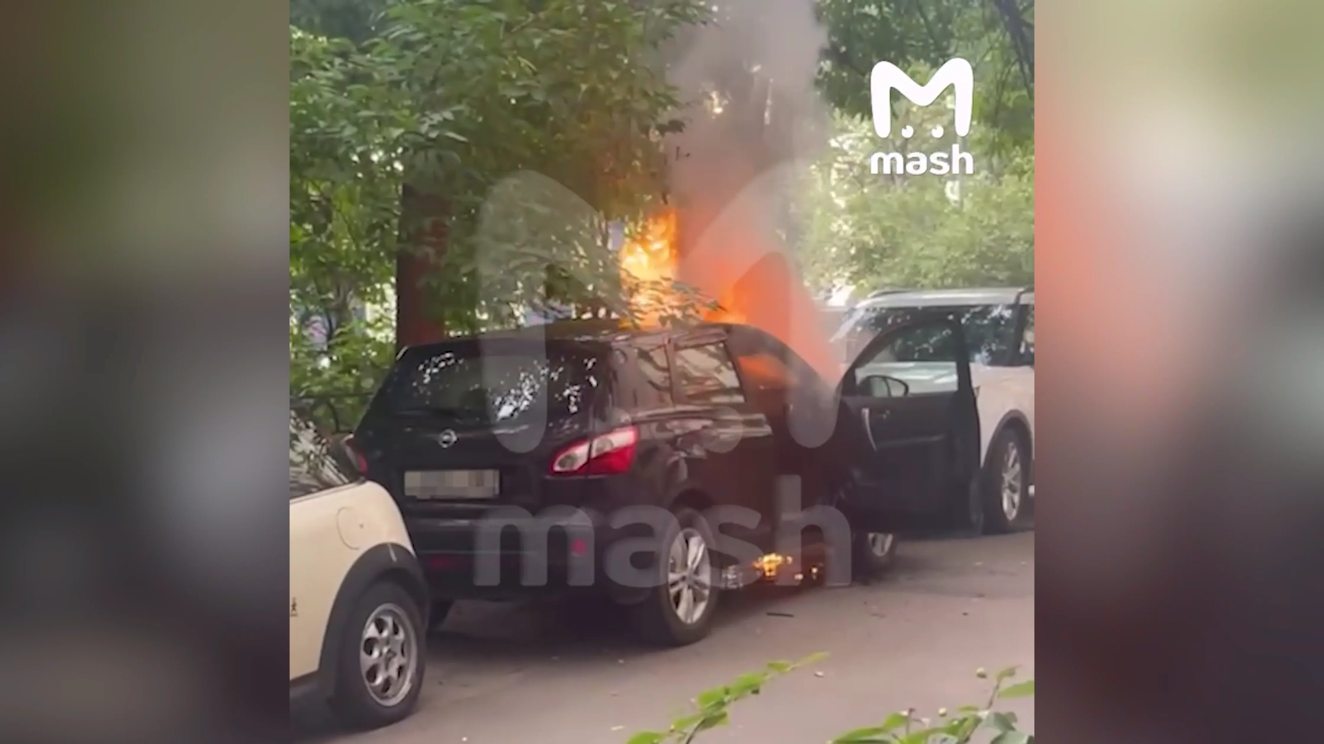 80-летний ветеран КГБ СССР находился в авто, загоревшемся в центре Москвы