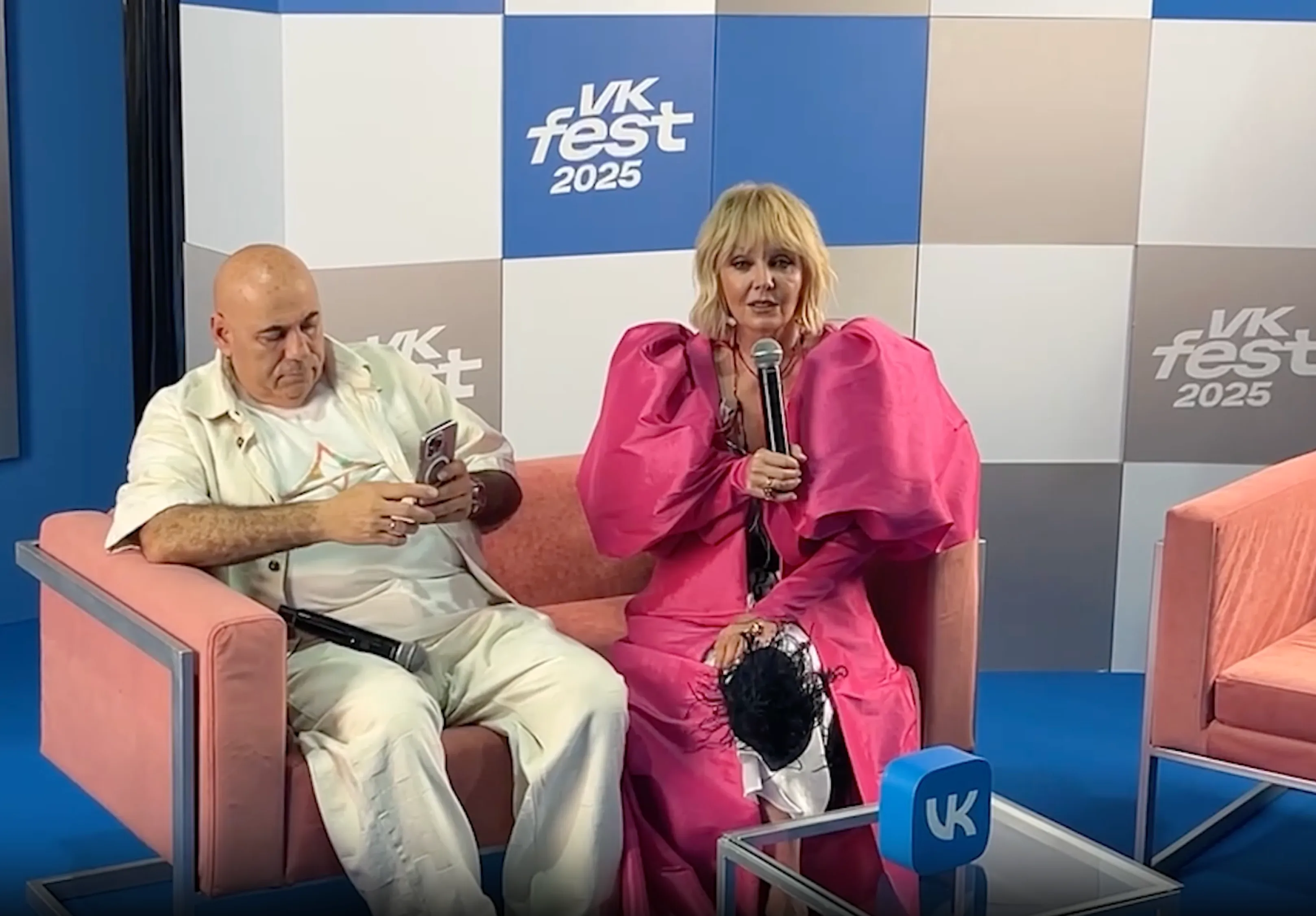 «Могу есть тоннами»: Валерия призналась в любви к жареной картошке на VK Fest