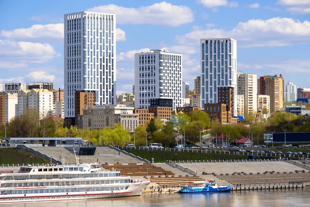 Назван российский город, который конкурирует с Москвой и Петербургом по предлагаемой зарплате