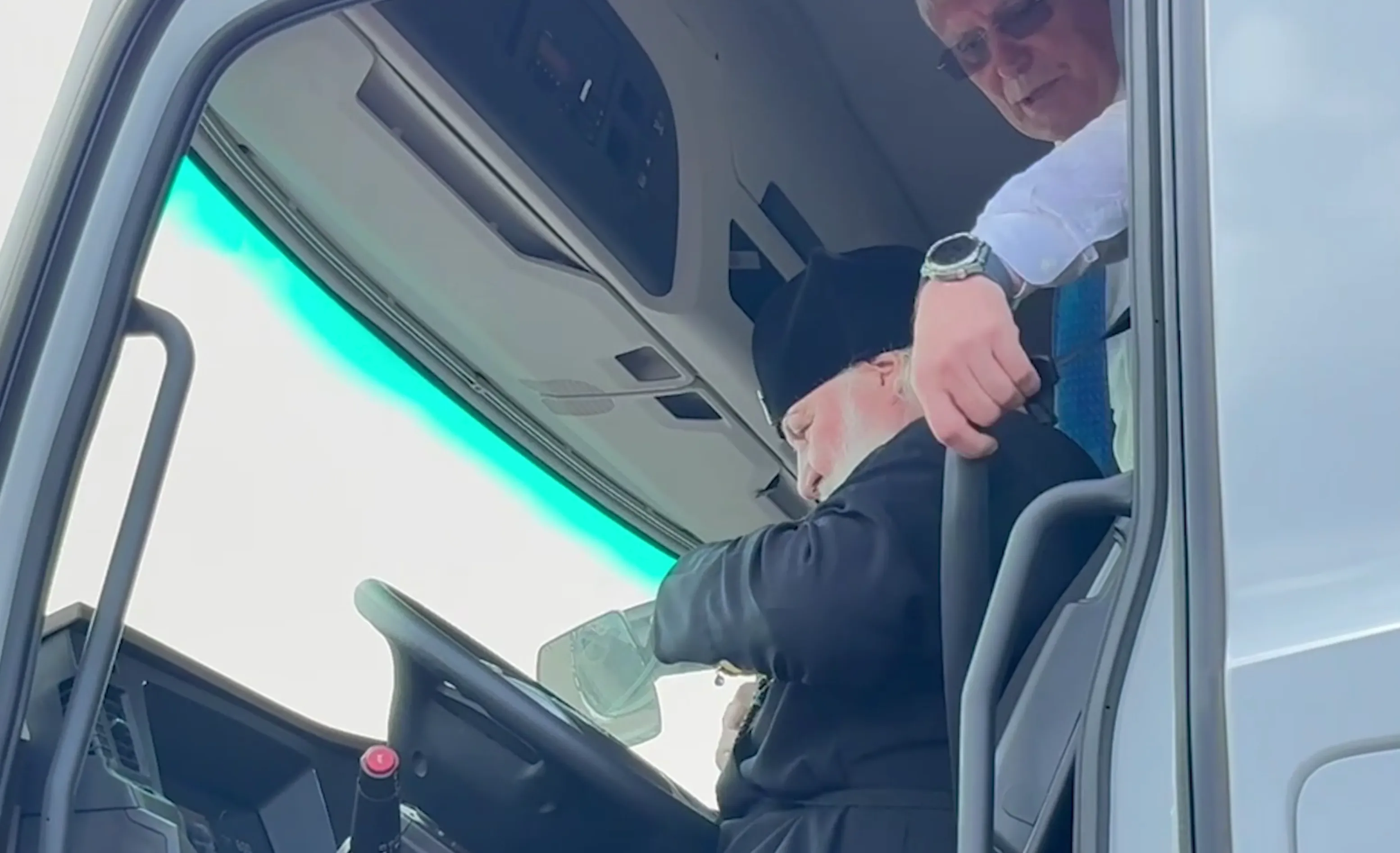 Появилось видео с патриархом Кириллом за рулём КамАЗа в Набережных Челнах