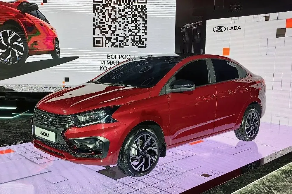 «АвтоВАЗ» объяснил появление логотипа Renault на деталях в новой Lada Iskra