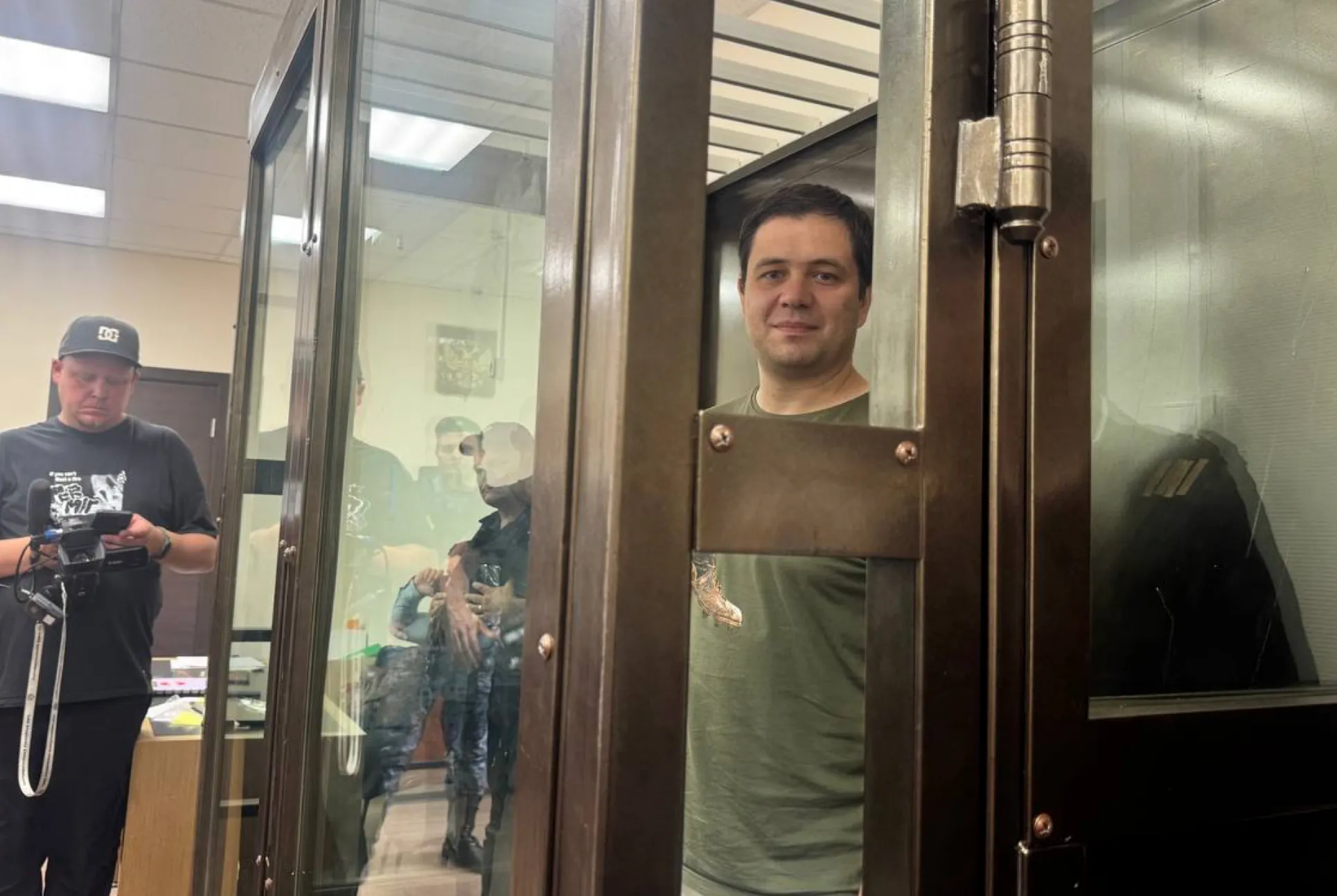 Главреда Telegram-канала BAZA Глеба Трифонова арестовали на два месяца