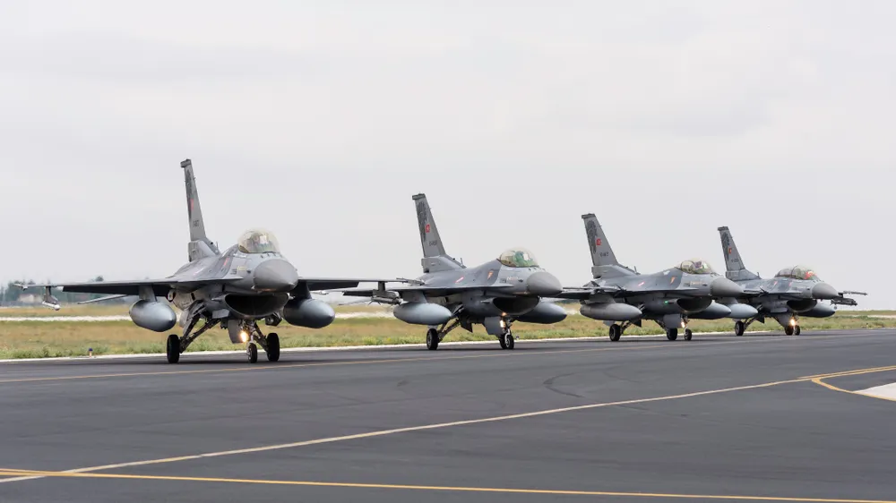 За день Таиланд дважды использовал F-16 для атак на Камбоджу
