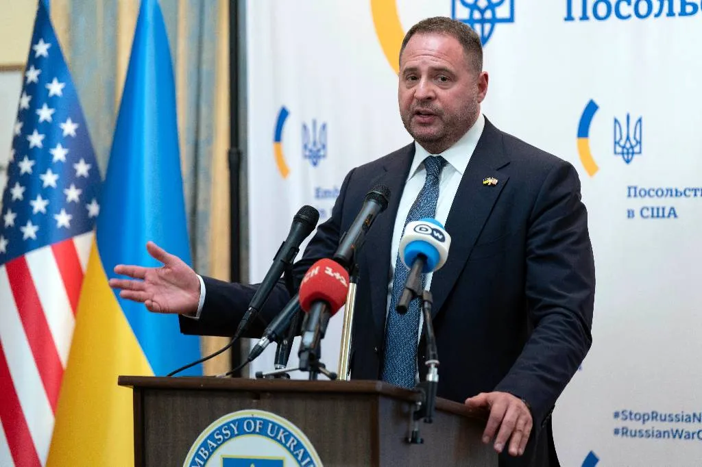 «Он президент, премьер и министр»: Газета FT назвала Ермака «теневым правителем» Украины
