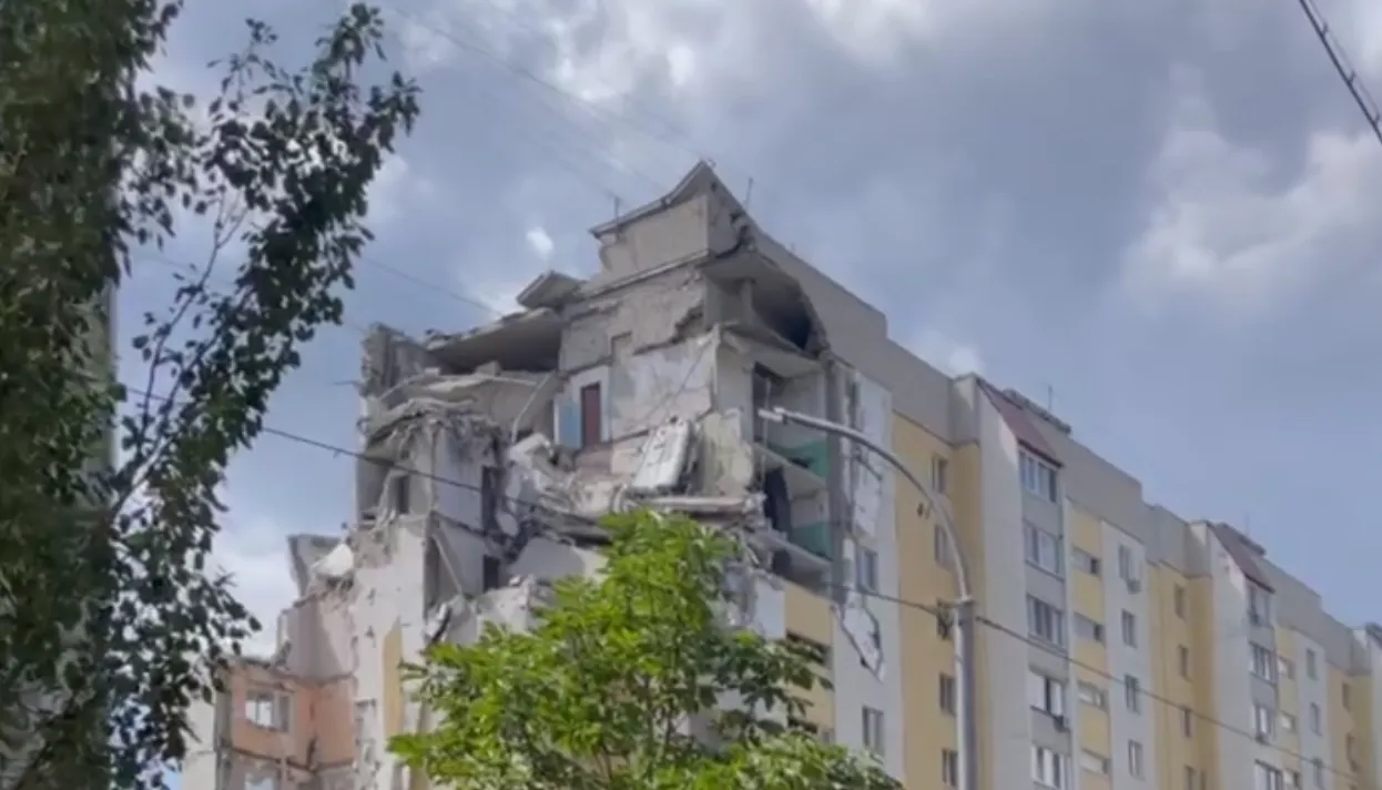 Угроза обрушения части дома есть в многоэтажке в Саратове, где прогремел взрыв