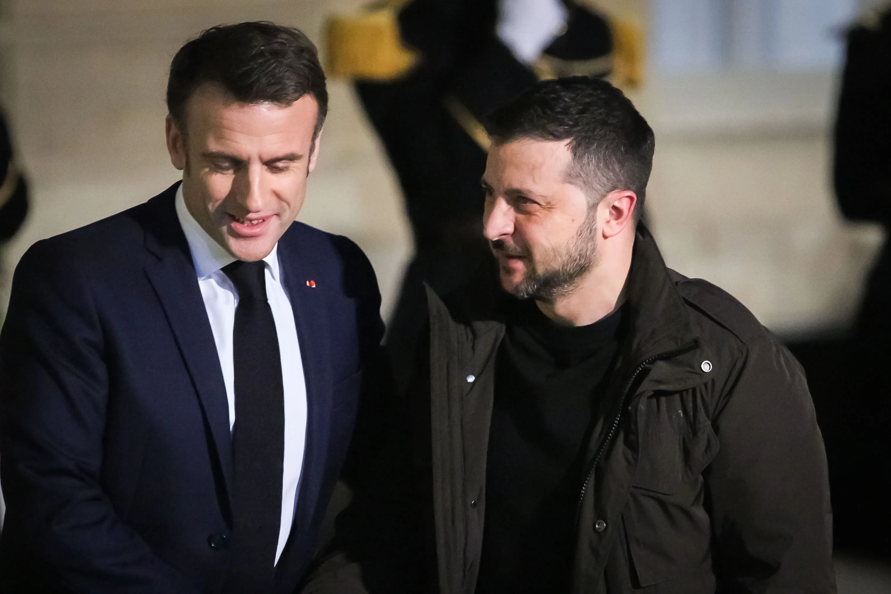 Макрон второй раз за неделю позвонил Зеленскому