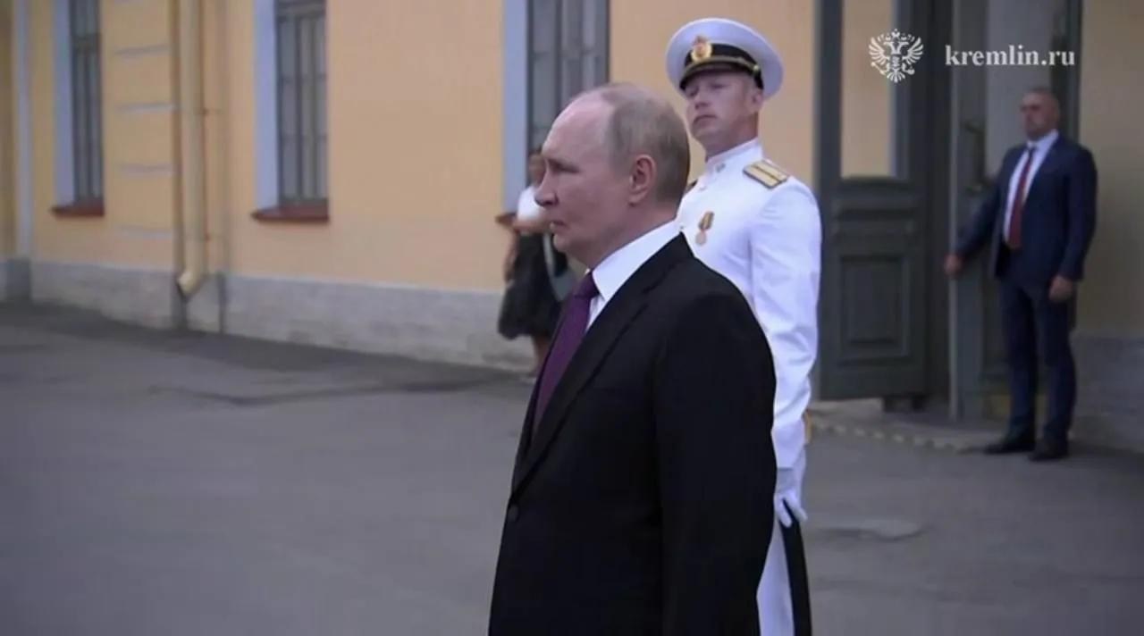 Путин прибыл в Главное Адмиралтейство в Петербурге