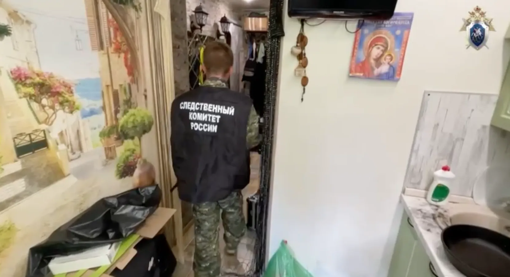 Появилось видео из квартиры в Петербурге, где нашли три трупа