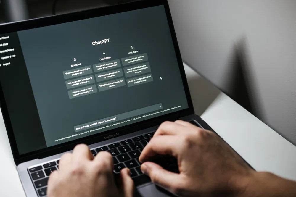 ChatGPT оказался стукачом: Глава OpenAI рассказал, как можно раскрыть переписку с И