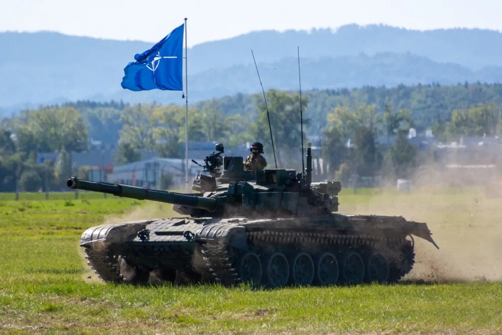Грушко: Военные расходы НАТО достигли немыслимых 1,5 трлн долларов