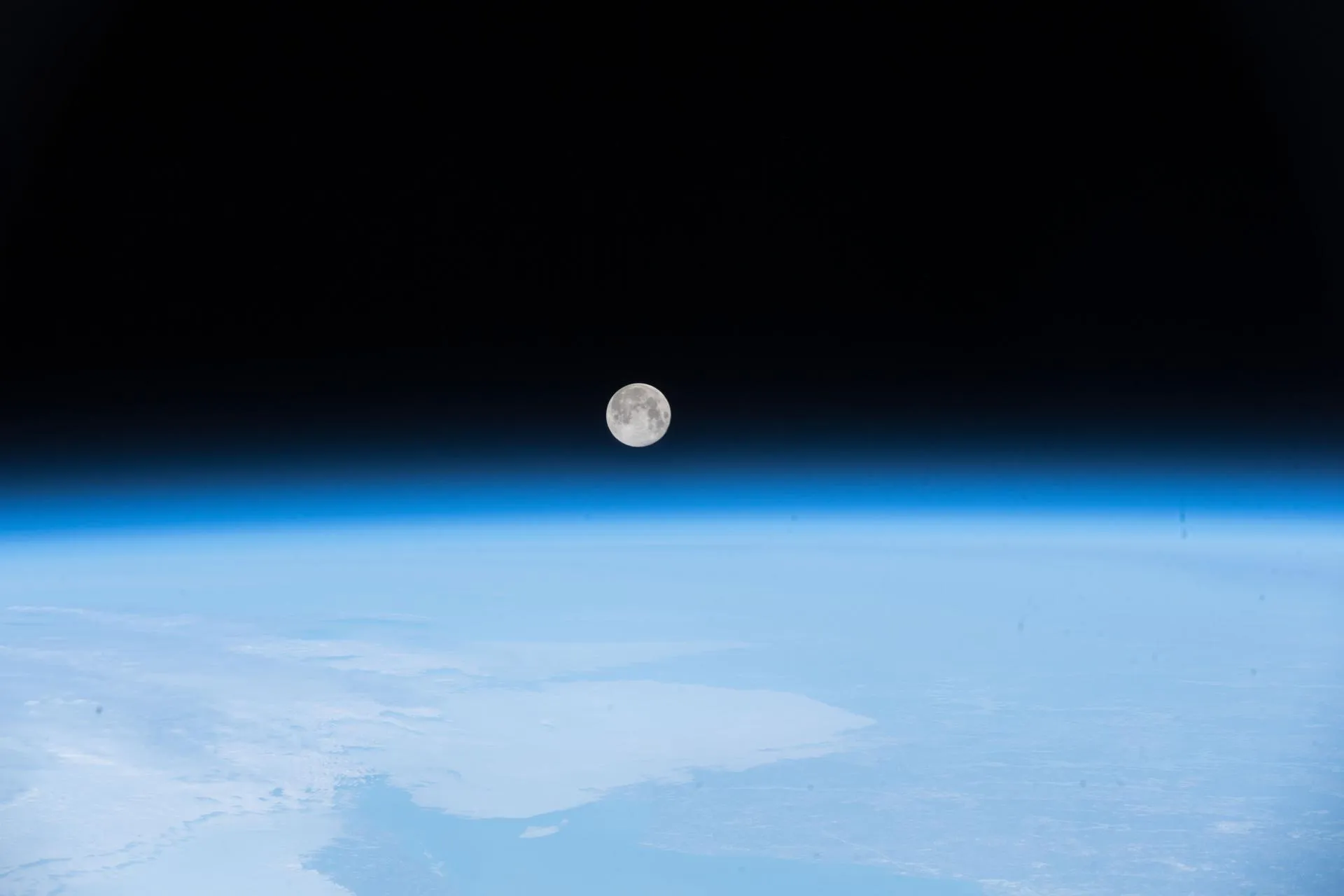 NASA: США намерены высадиться на Луну в течение трёх с половиной лет