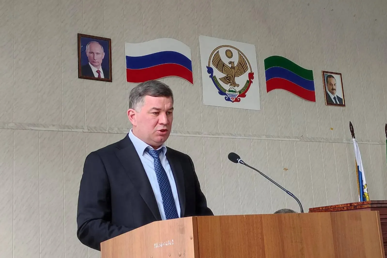До сентября за решёткой: Главу района в Дагестане арестовали по делу о мошенничестве