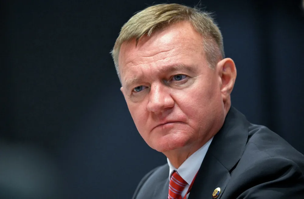Роман Старовойт покончил с собой в своей «Тесле» в парке им. Малевича