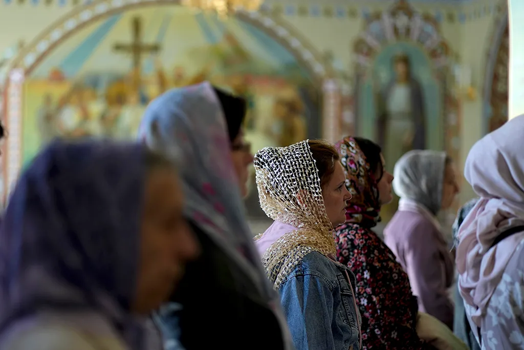 Ловят по прописке: Киев начал массовую рассылку повесток священникам канонической УПЦ