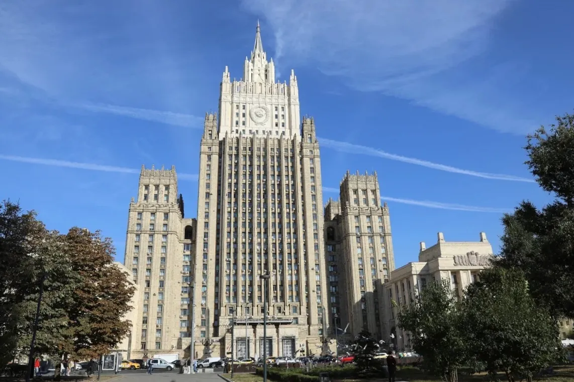 Шведский дипломат прибыл в МИД России объясняться за нападение на торгпредство