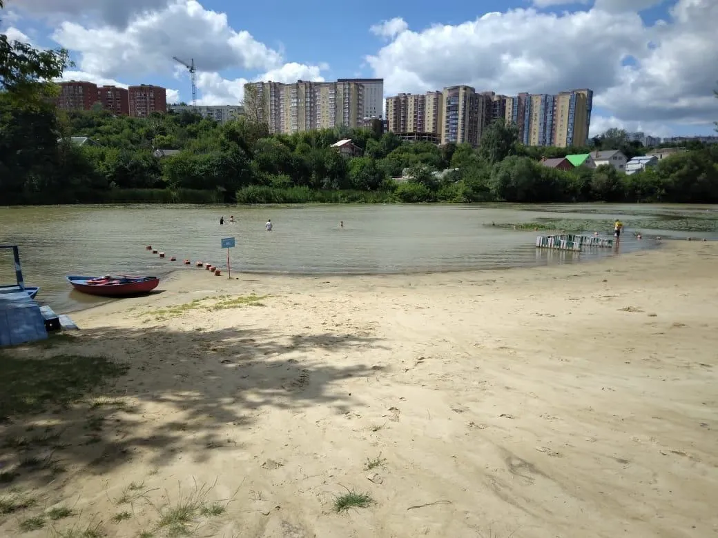 Трое погибли и шесть человек пострадали при атаке ВСУ на городской пляж в Курске