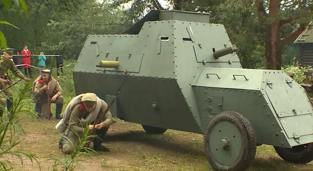 В Кронштадте прошёл военно-исторический фестиваль «Броня Первой мировой»