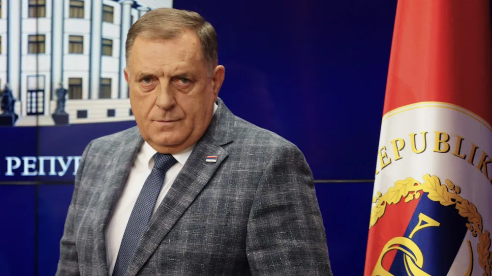 «Дед боролся с фашистами, теперь я»: Додик охарактеризовал своё противостояние со Шмидтом