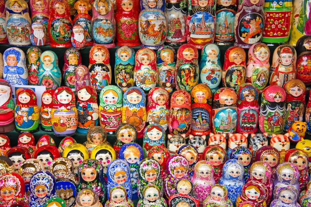 На Аляске туристы сметают с прилавков российские матрёшки перед встречей Путина и Трампа