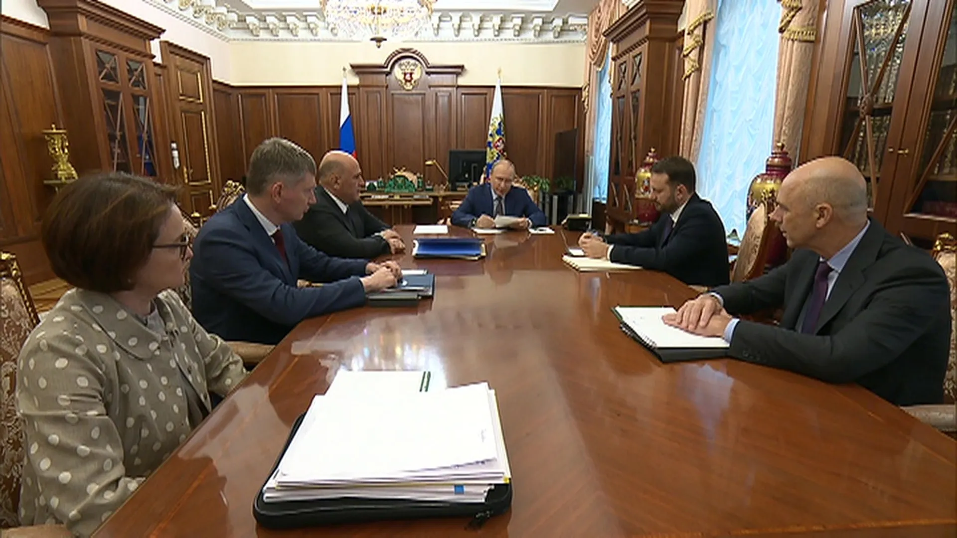 Путин провёл совещание по вопросам развития экономики