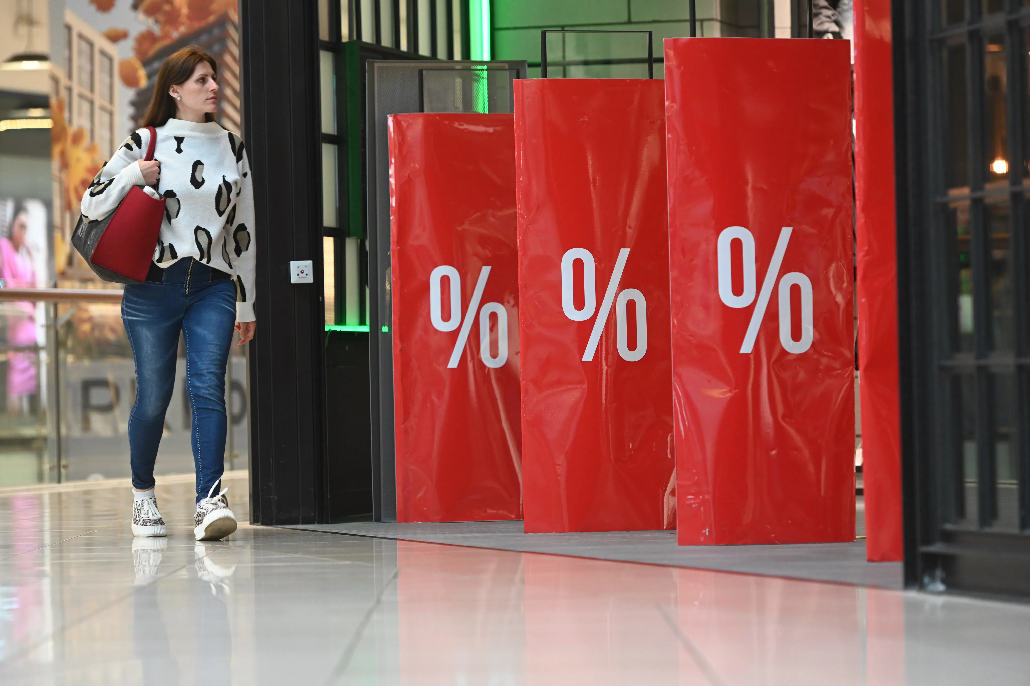 Зыринг в тренде: Россияне начали ходить в ТЦ «просто посмотреть»