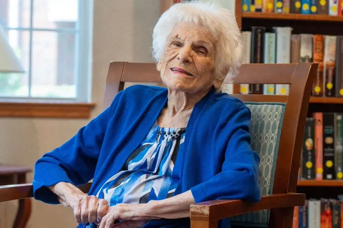 Пиво, острая пища и 3D-картины: 107-летняя американка раскрыла секреты долголетия