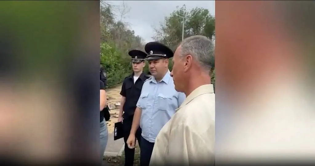 «Я вас всех расстреляю»: В Саратове подполковник угрожал протестующим против стройки