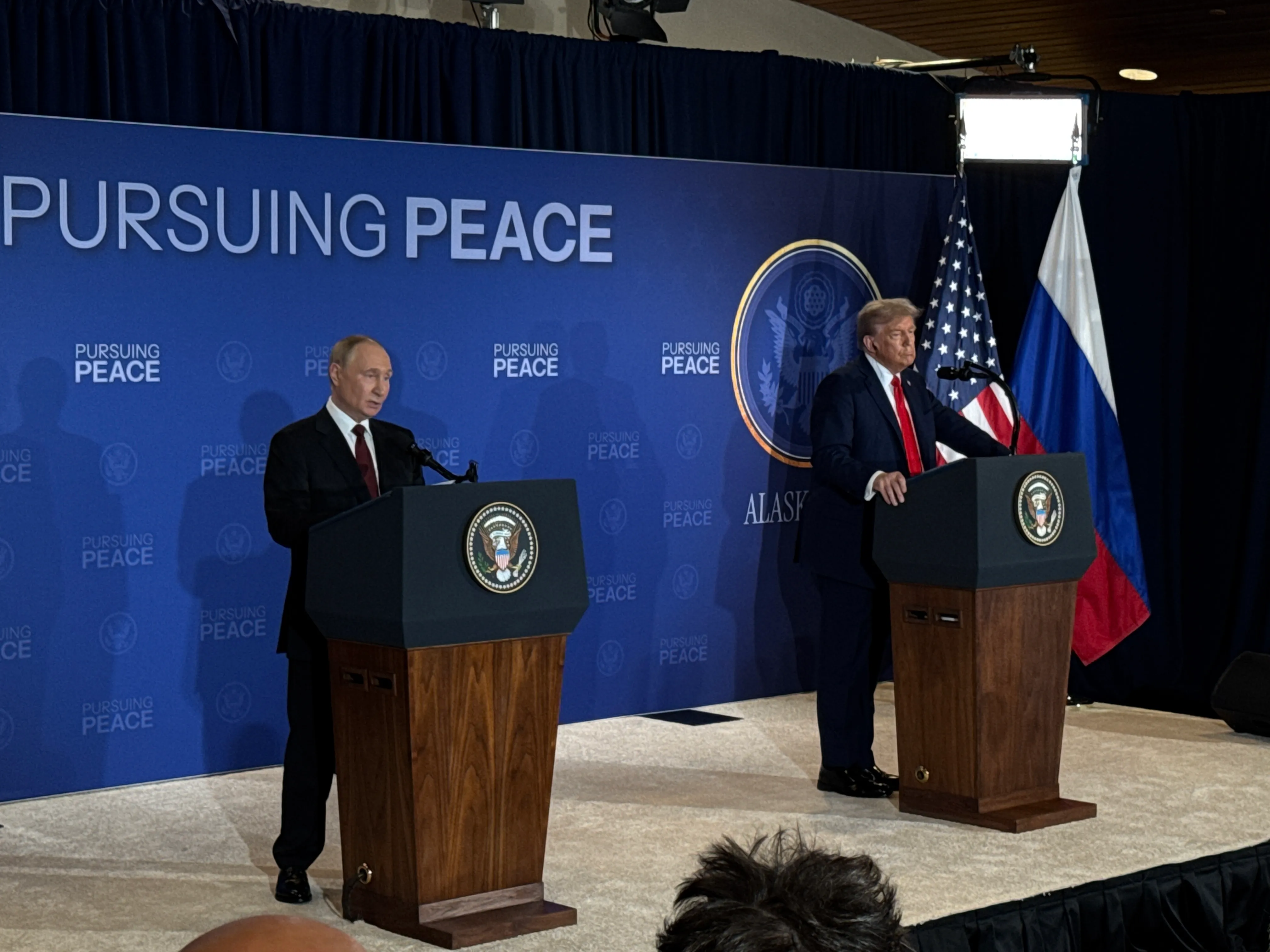 Путин выразил благодарность США за сохранение памяти советских воинов на Аляске