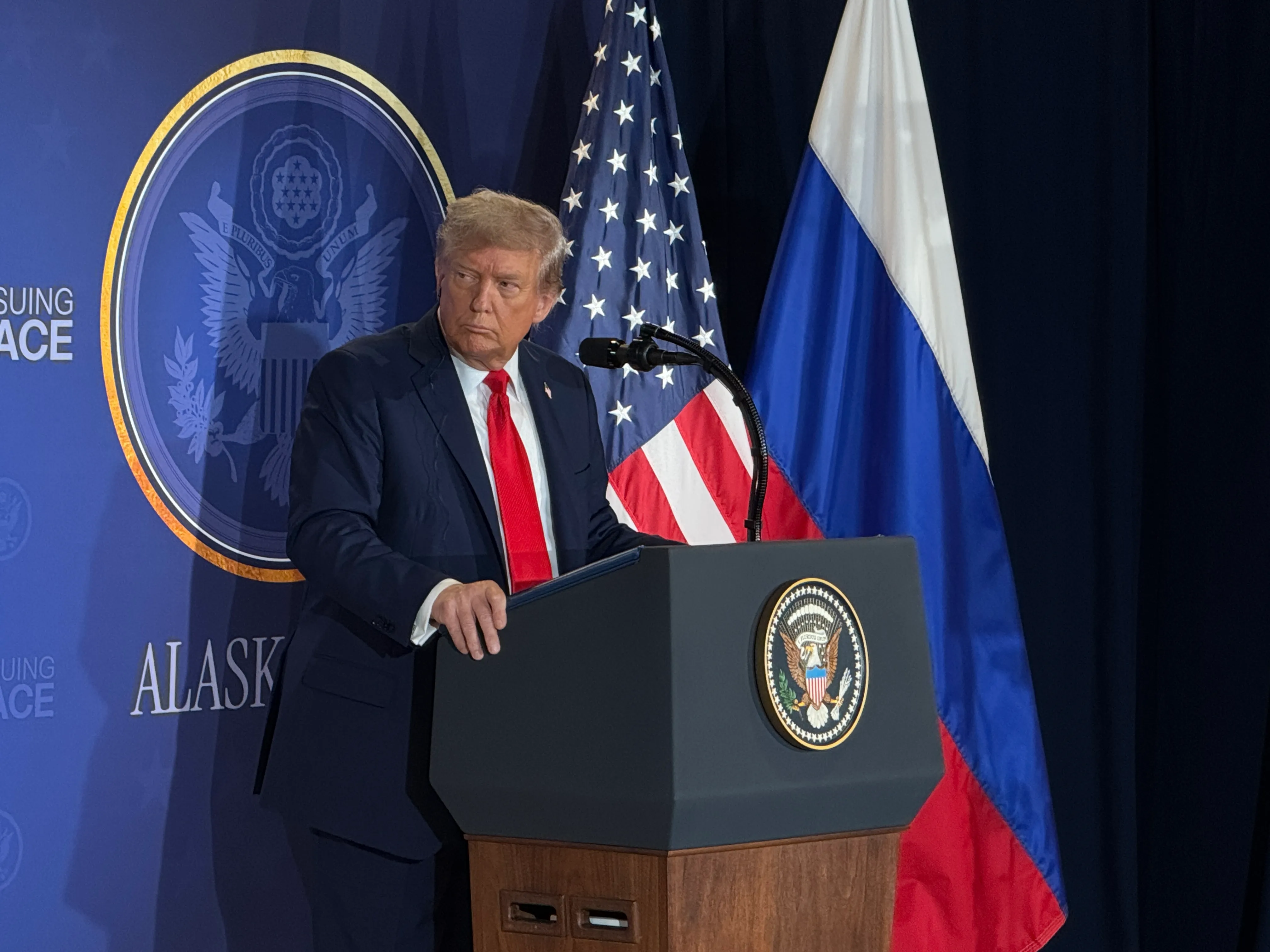 Трамп поблагодарил команду Путина, назвав продуктивными прошедшие на Аляске переговоры 
