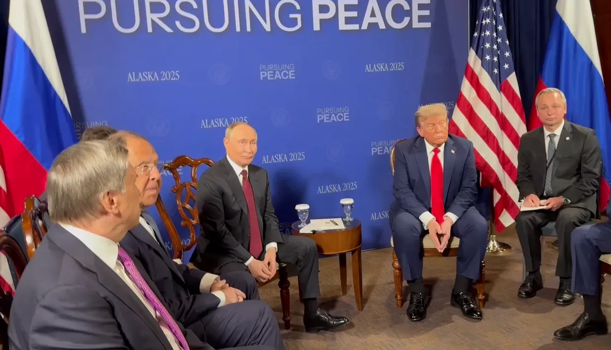 Путин и Трамп оставили без ответов вопросы журналистов перед началом саммита