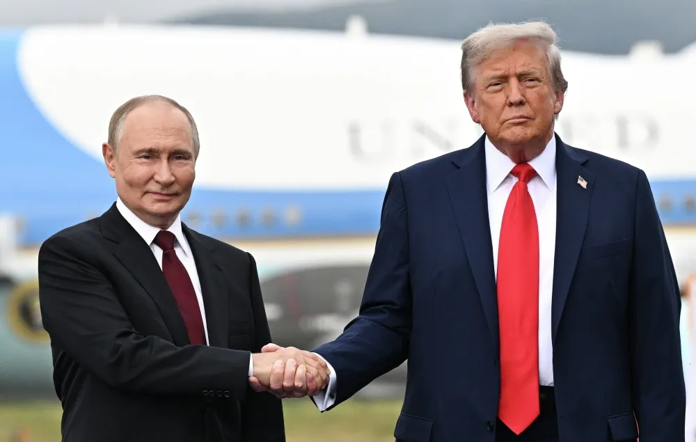 Победа Путина, успех Трампа и шок Украины: Реакция СМИ на историческую встречу мировых лидеров на Аляске