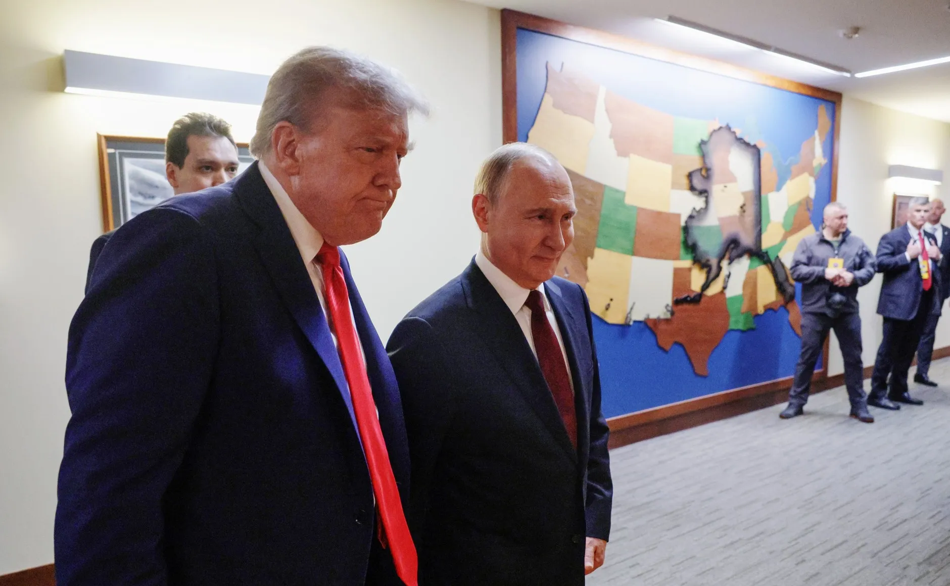 «Отличный и очень успешный день на Аляске»: Трамп высоко оценил встречу с Путиным