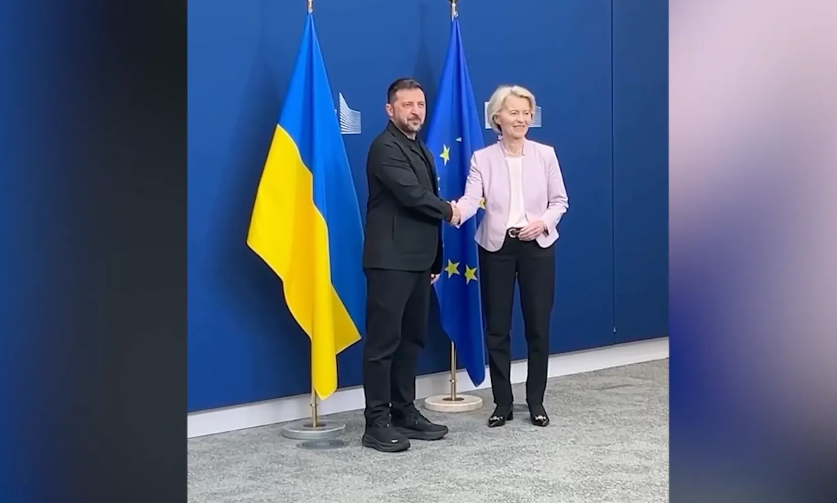Пиджак и обувь на огромной платформе: Зеленский принарядился для встречи с главой ЕК