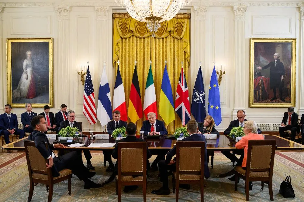 Встреча Трампа с Зеленским и лидерами ЕС в Белом доме завершилась
