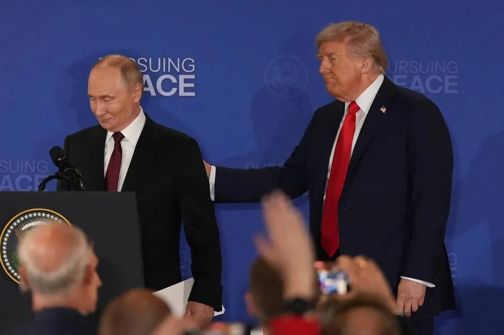 Axios: Трамп попросил Путина быть реалистом