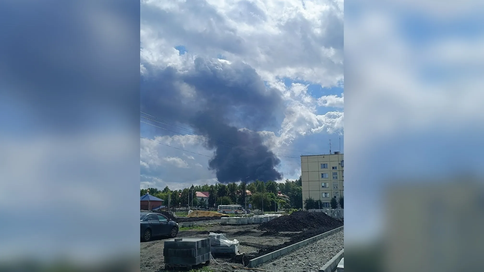 Огромный пожар на челябинской птицефабрике сняли на видео