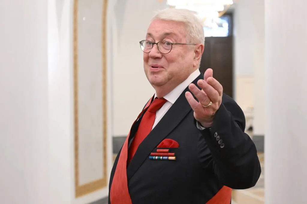 Приставы грозят Владимиру Винокуру неприятностями из-за долга в 72 тысячи рублей