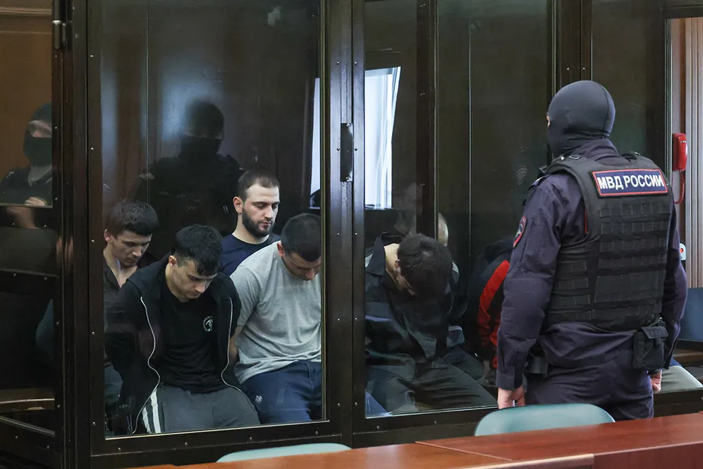 Четверо исполнителей теракта в Крокусе признали вину и извинились