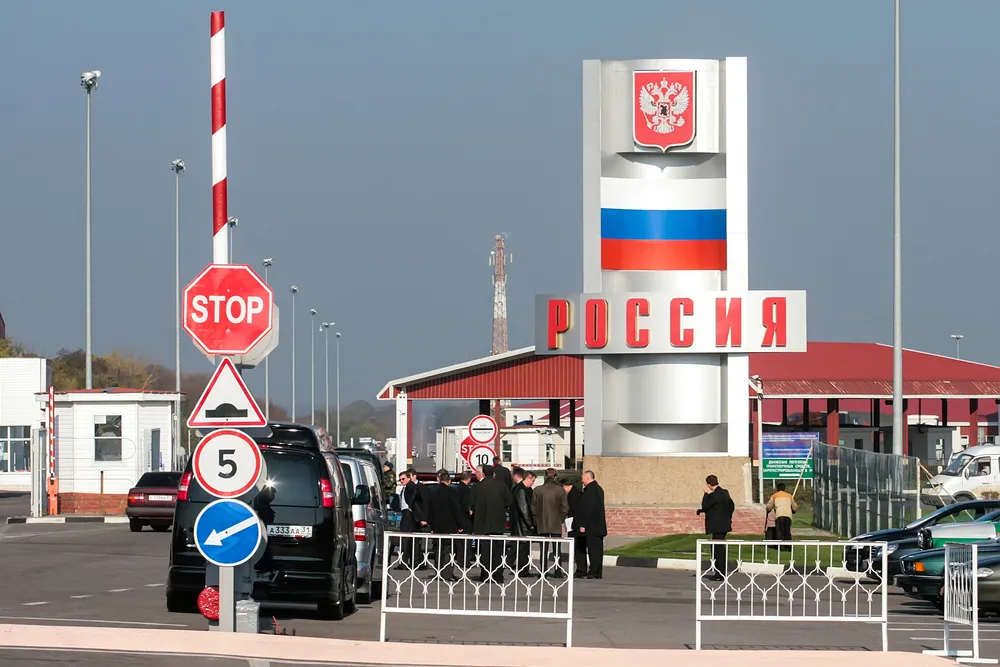 В ФТС объяснили причину закрытия 20 пунктов пропуска на границе с Украиной