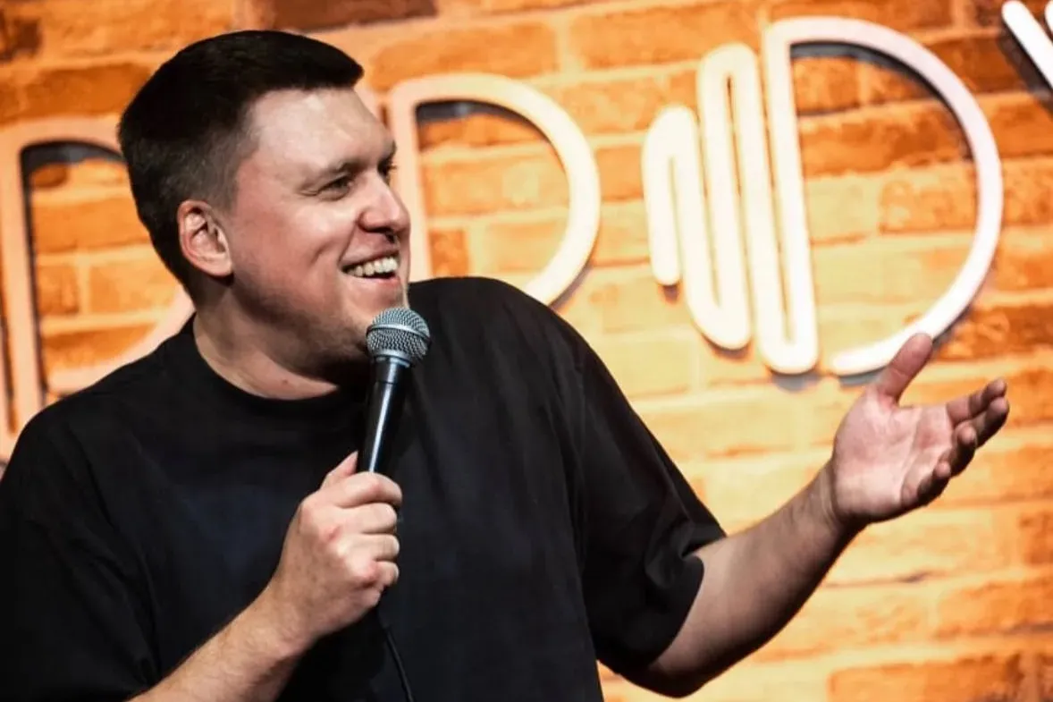 «О, а далеко лететь?»: Незлобин рассказал, о чём у него спрашивают в США