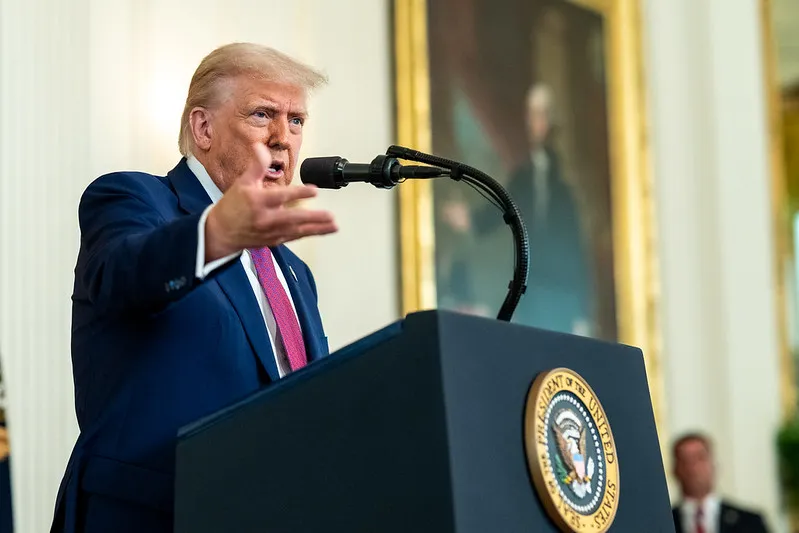 Трамп заявил о намерении вывести США из украинского конфликта
