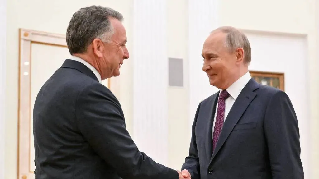 В Кремле рассказали, как прошёл разговор Путина с гонцом Трампа на фоне истечения ультиматума