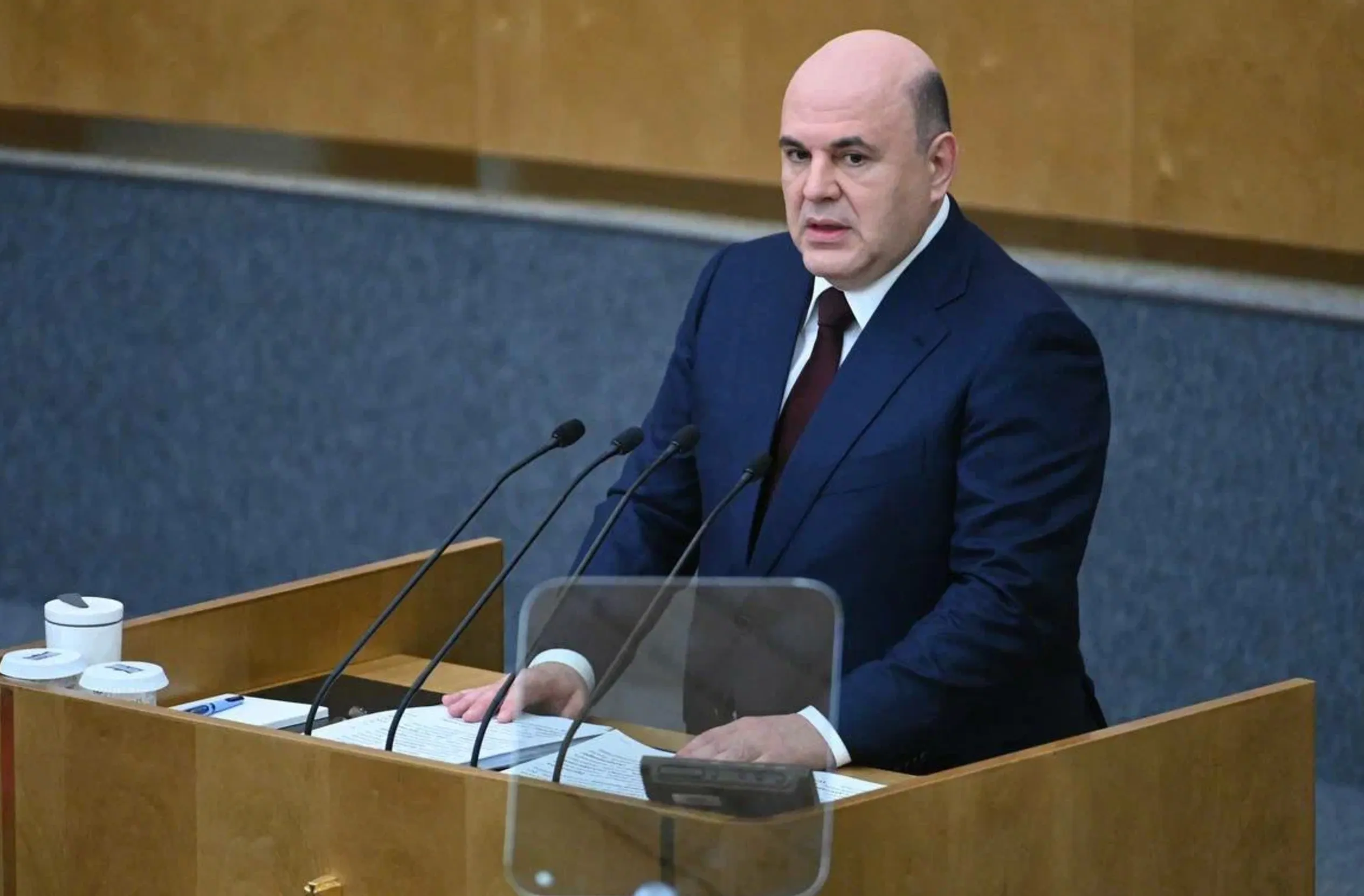 Мишустин считает безобразием трату времени учителями на документы, а не на детей