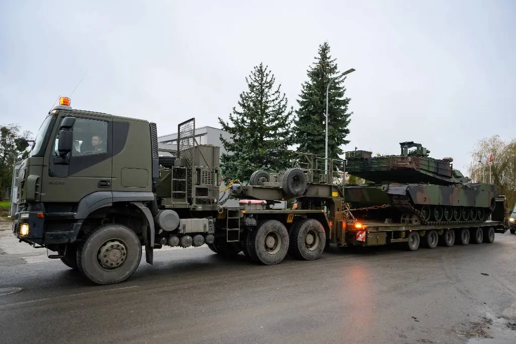 Польша на фоне атаки дронов стянула военную технику к белорусской границе