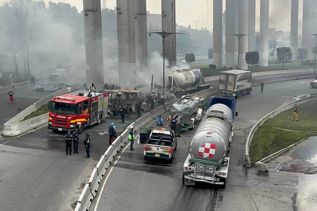 Автоцистерна с газом взорвалась в столице Мексики, есть погибшие и пострадавшие