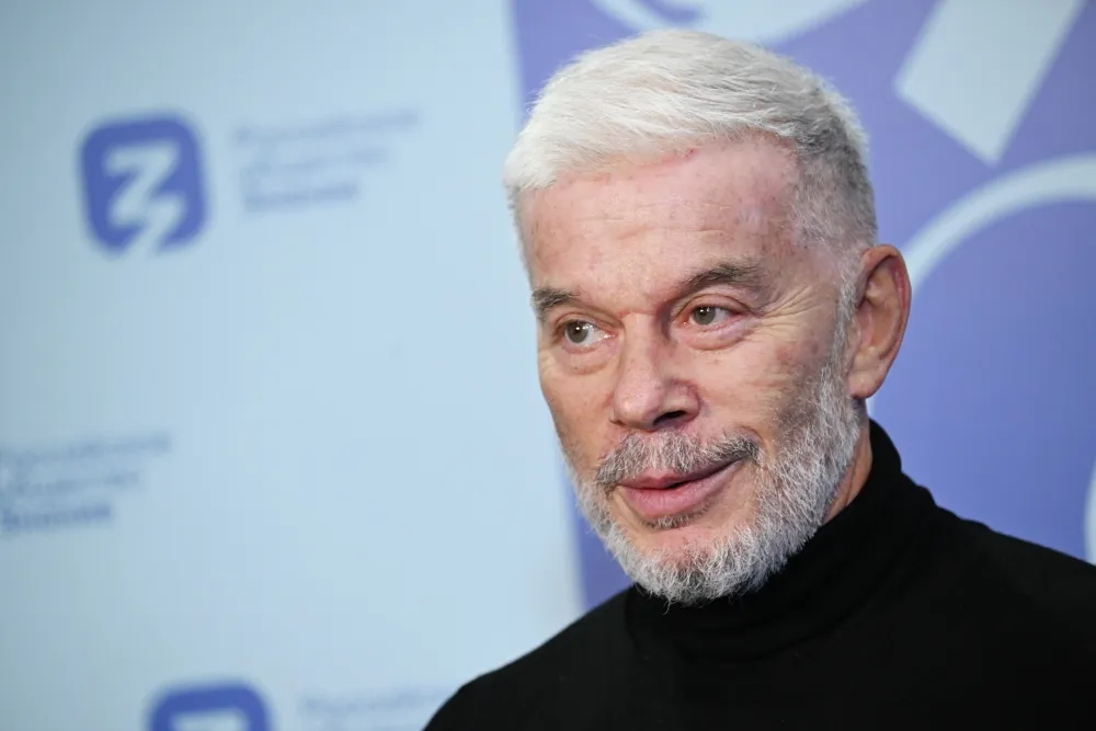 «Танцуй как Газманов»: Как 74-летний певец активировал мемный бум среди зумеров